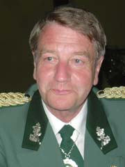 Ehrenvorsitzender: <b>Hans Nies</b> - nies